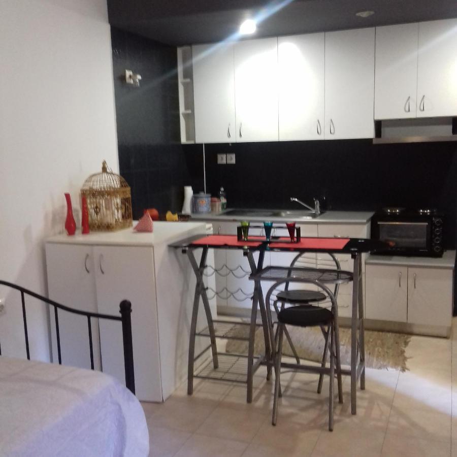 Quiet Studio Near To The Airport 1 Heraklion  Bagian luar foto