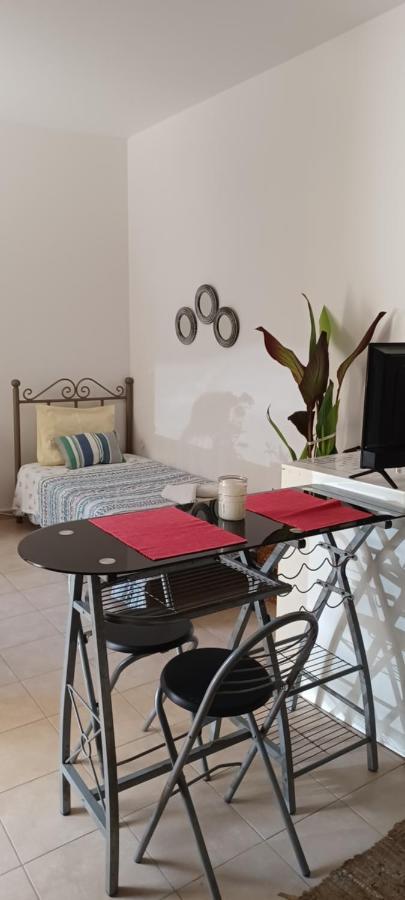 Quiet Studio Near To The Airport 1 Heraklion  Bagian luar foto
